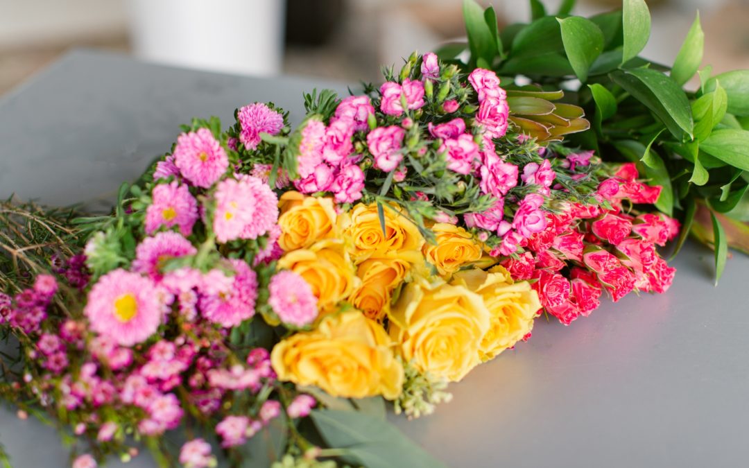 HOW TO TURN GROCERY STORE FLOWERS INTO PRO ARRANGEMENTS