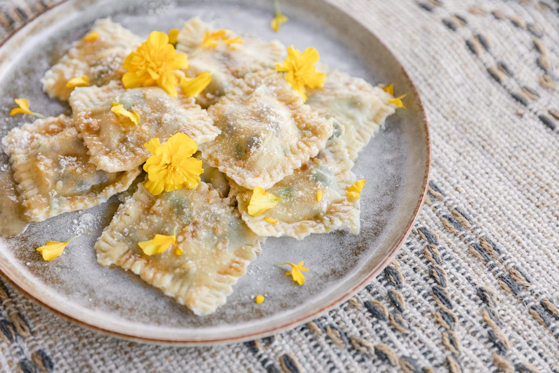 Flower Ravioli how-to-roll-edible-flowers-into-pasta-ravioli-stuffed-with-ricotta ...