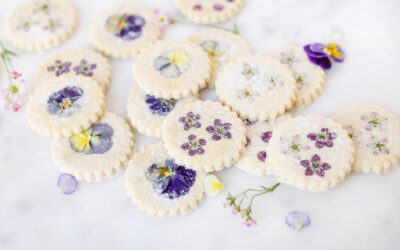 Shortbread Cookies With Edible Flowers